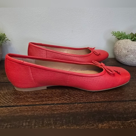 Nordstrom Ashton Perforated Red Ballet Flat Shoes Size 7.5 Square Toe Bow - Picture 4 of 9